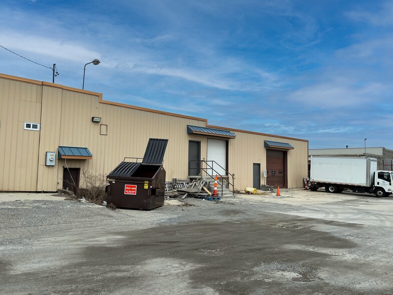 More Photos Of 1623-1635 Chicago Dr SW, Grand Rapids Freestanding For Sale