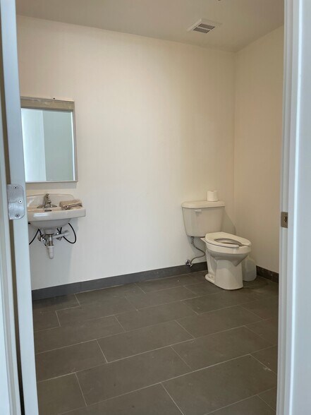 More Photos Of 2103 Bergenline Ave, Union City Apartments For Lease