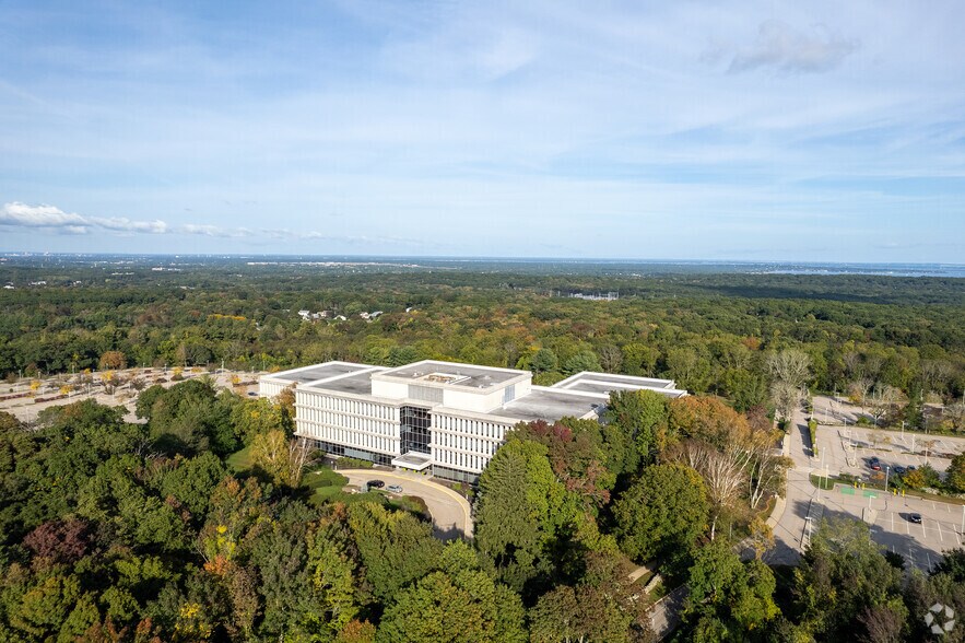 More Photos Of 700 Quaker Ln, Warwick Office For Lease