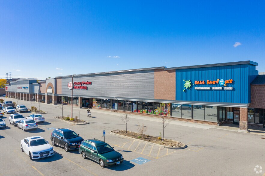 More Photos Of 1002-1080 S Elmhurst Rd, Mount Prospect Storefront For Lease