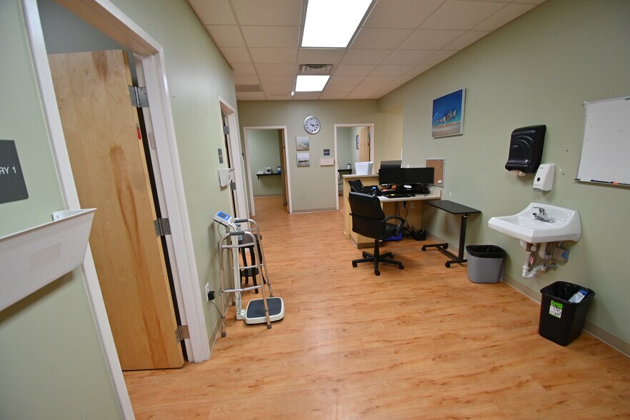 More Photos Of 5115 Palafox St, Pensacola Freestanding For Lease