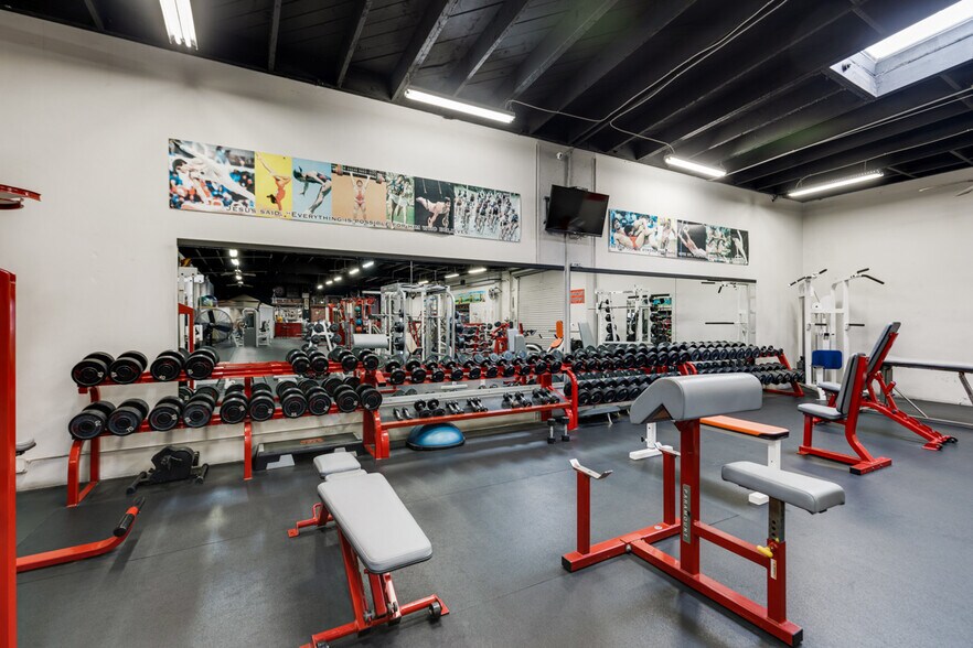 More Photos Of 640 Terminal Way, Costa Mesa Light Manufacturing For Lease