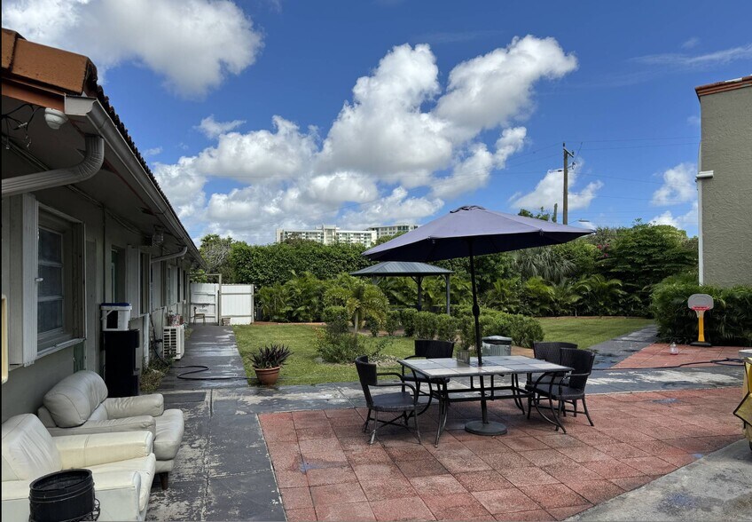 More Photos Of 801 SW 10th Dr, Pompano Beach Skilled Nursing Facility For Sale