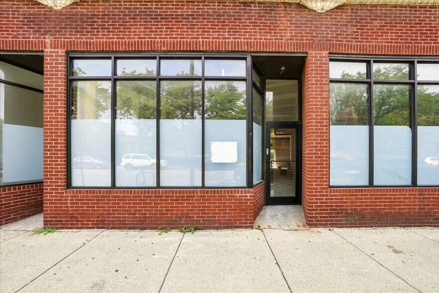 More Photos Of 4200-4220 Broadway St, Chicago Storefront Retail Residential For Lease