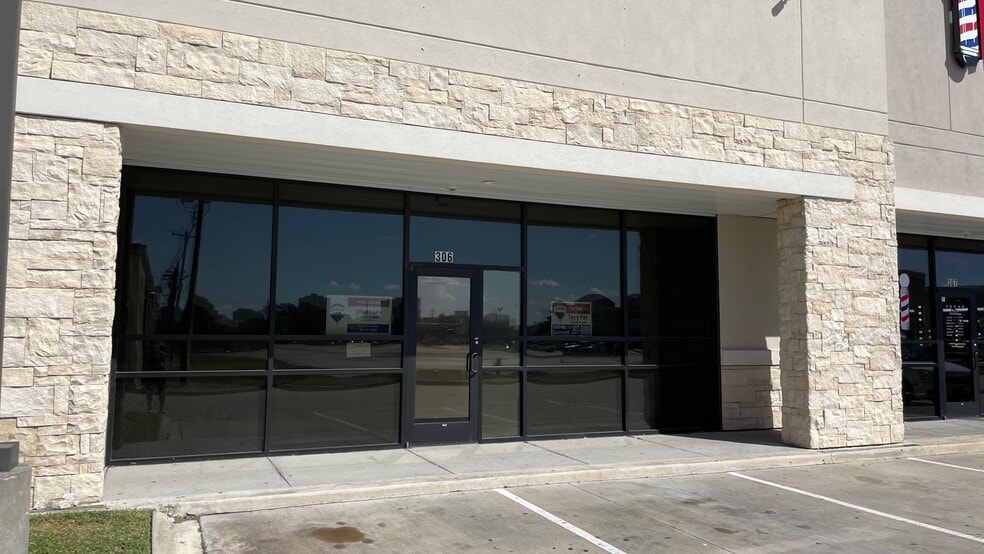 More Photos Of 7636 Harwin Dr, Houston Storefront For Sale