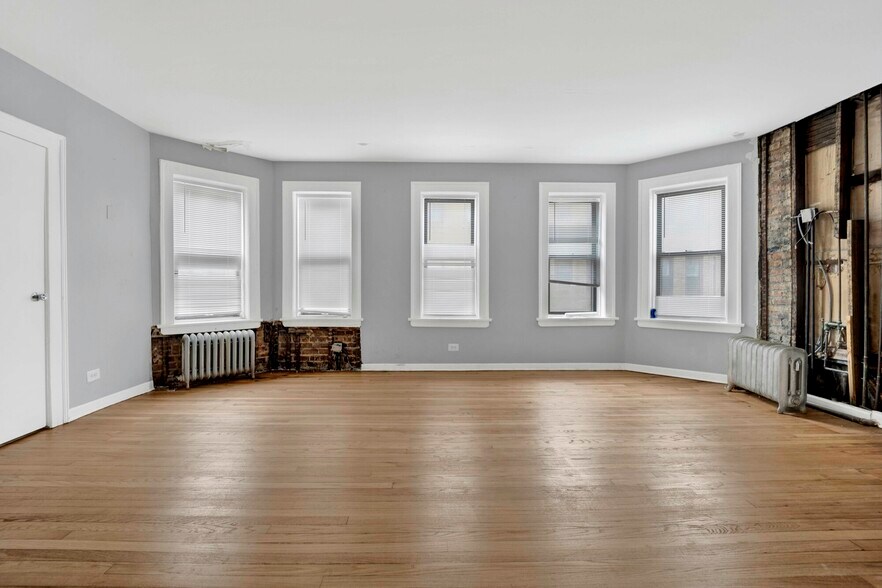 More Photos Of 6920-6930 S Oglesby Ave, Chicago Apartments For Sale