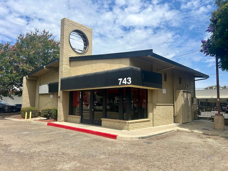More Photos Of 743 E Main St, Santa Maria Restaurant For Sale