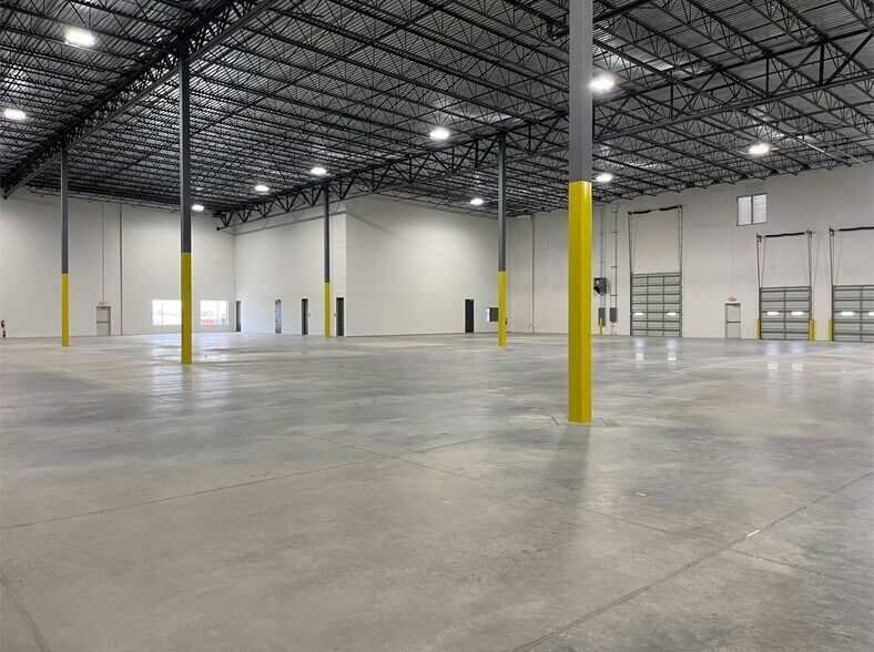 More Photos Of 7737 Cherokee Rd, Katy Distribution For Sale