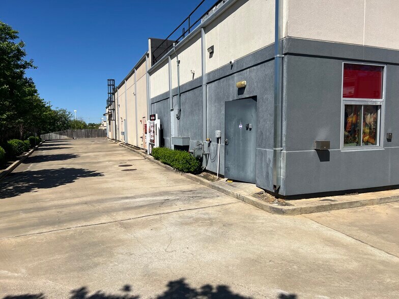 More Photos Of 7205 S Broadway Ave, Tyler Fast Food For Lease