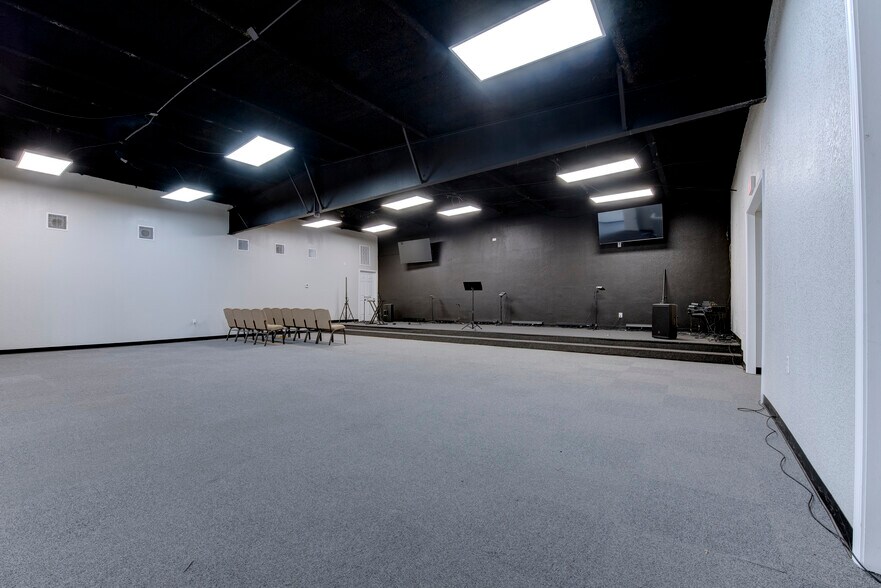 More Photos Of 4230 E FM 1462 Rd, Rosharon Storefront Retail Office For Lease