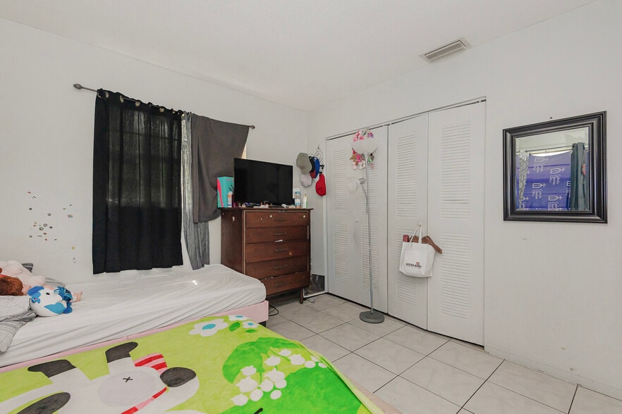 More Photos Of 1911-1915 SW 4th Ave, Fort Lauderdale Apartments For Sale