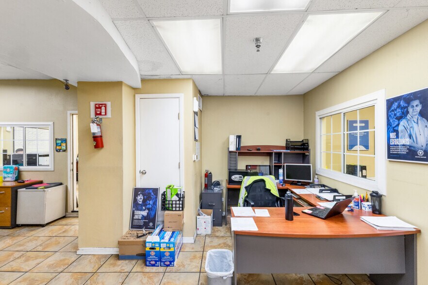 More Photos Of 1601 E 4th Ave, El Paso Industrial For Sale