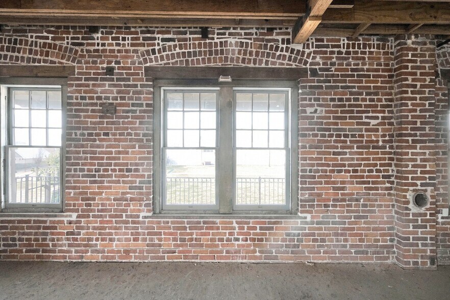 More Photos Of 1637-1651 Main St N, Jacksonville Storefront Retail Residential For Sale