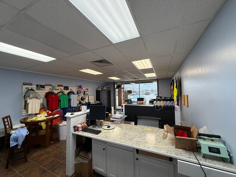 More Photos Of 6000 N Clinton St, Fort Wayne Unknown For Lease