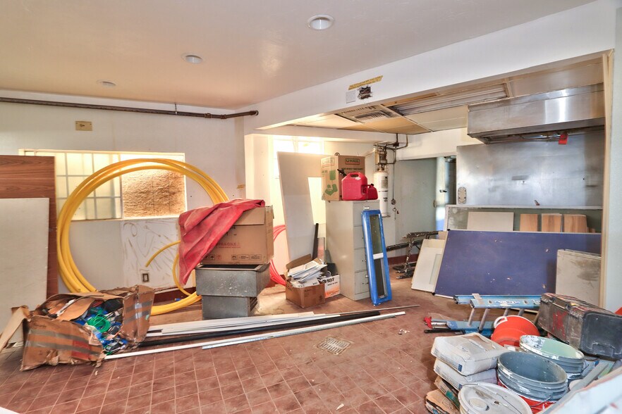 More Photos Of 2249 N Palm Canyon Dr, Palm Springs Hotel For Sale