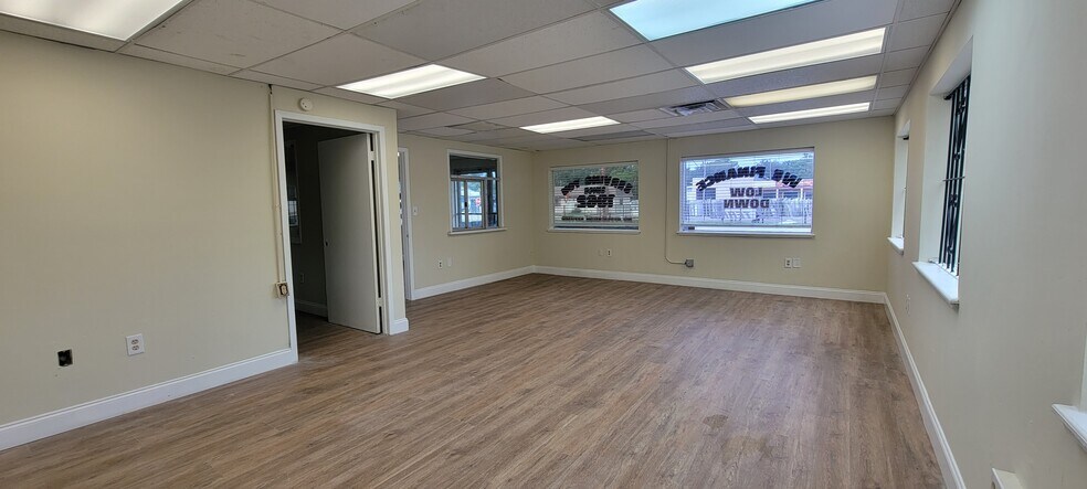 More Photos Of 7901 N Florida Ave, Tampa Unknown For Lease