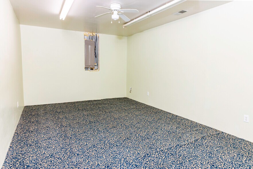 More Photos Of 124 Chestnut St, Pulaski General Retail For Sale