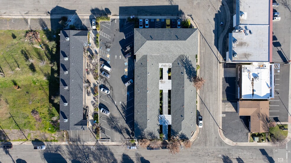 More Photos Of 610-638 Azalea Ave, Redding Office For Lease