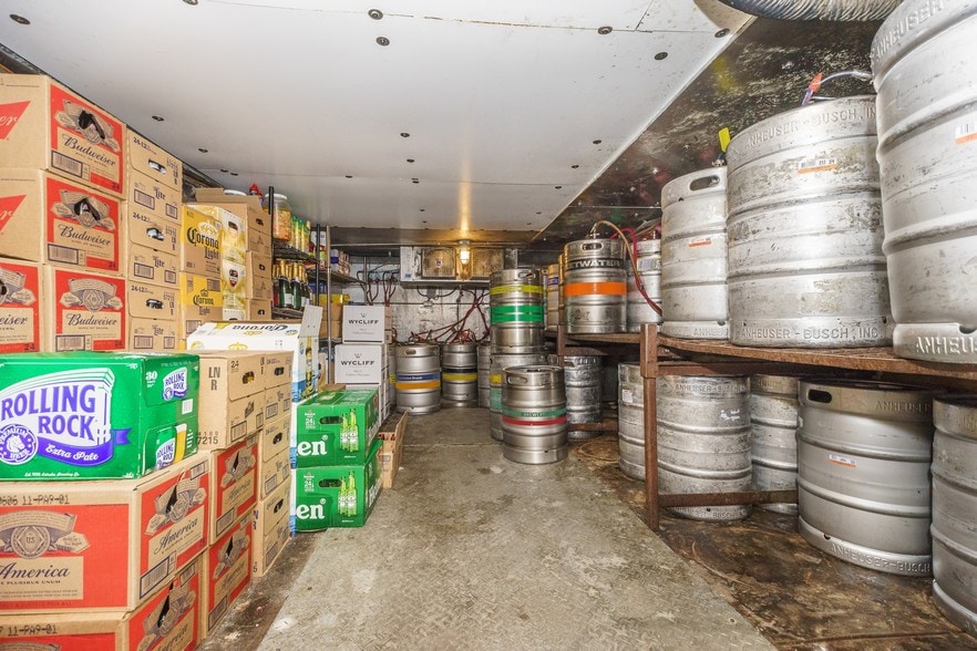 More Photos Of 948-952 W Webster Ave, Chicago Storefront Retail Residential For Lease