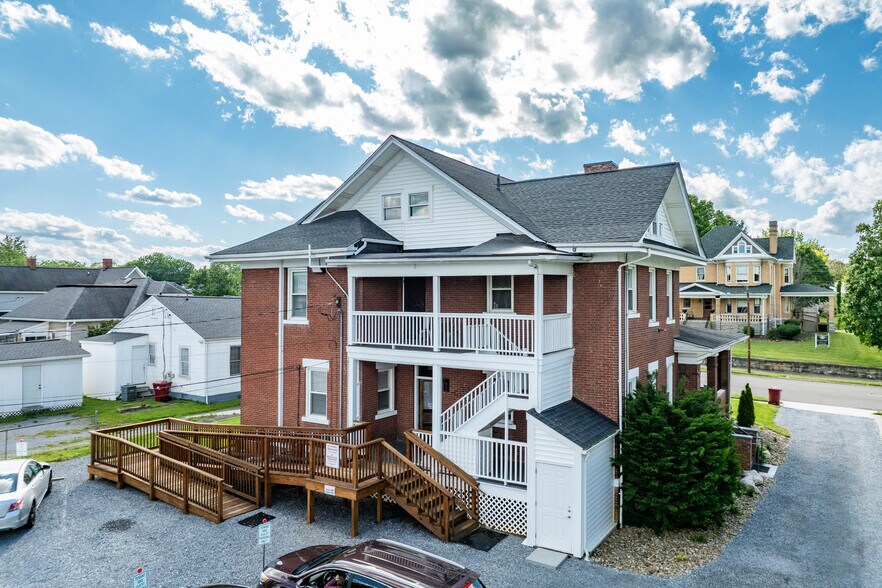 More Photos Of 114 E Unaka Ave, Johnson City Office Residential For Sale