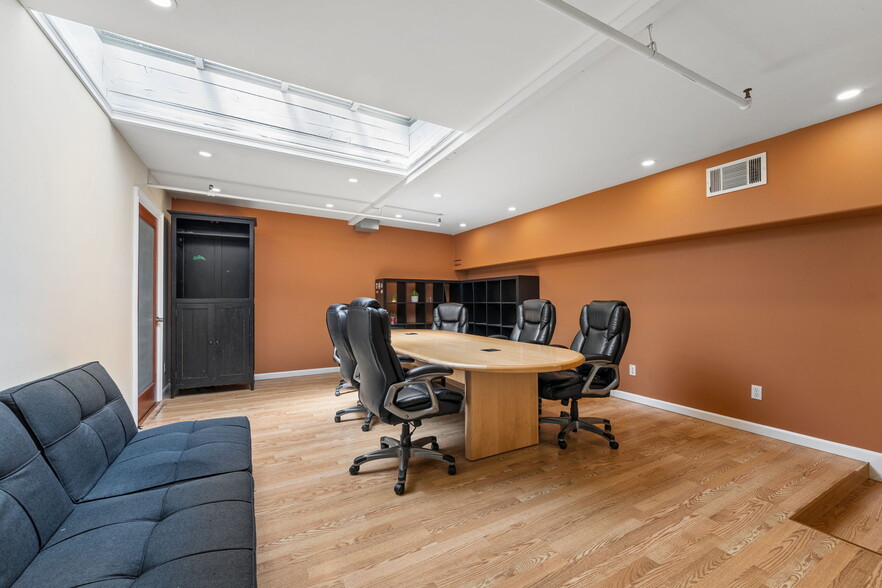 More Photos Of 825-829 27th Ave, Oakland Manufacturing For Sale