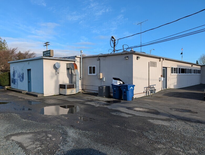 More Photos Of 700 Murdock St, Sedro Woolley Office For Sale