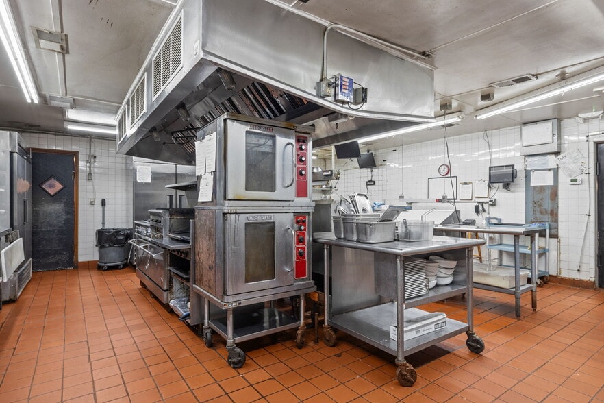 More Photos Of 2383 Hwy 58, Swansboro Restaurant For Sale