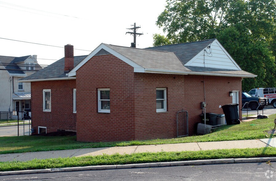 More Photos Of 306 E 4th St, Bridgeport Medical For Lease