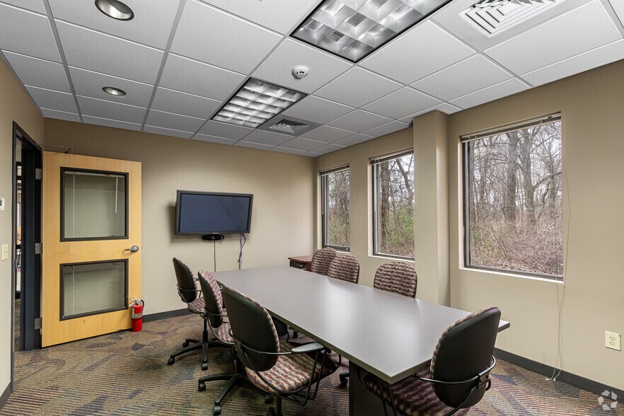 More Photos Of 600 Saw Mill Rd, West Haven Office For Sale