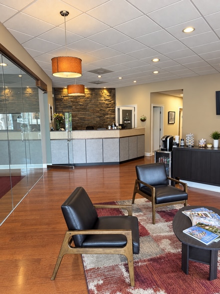 More Photos Of 2117 Whitesburg Dr SE, Huntsville Storefront Retail Office For Lease