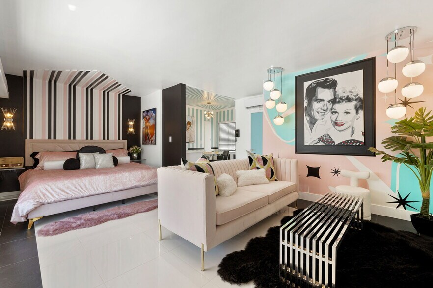 More Photos Of 120 W Vereda Sur, Palm Springs Hotel For Sale