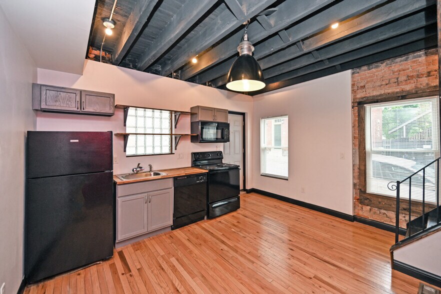 More Photos Of 226 E Clifton Ave, Cincinnati Apartments For Sale