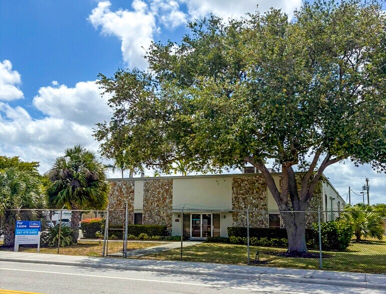 More Photos Of 6985 Garden Rd, Riviera Beach Office For Lease