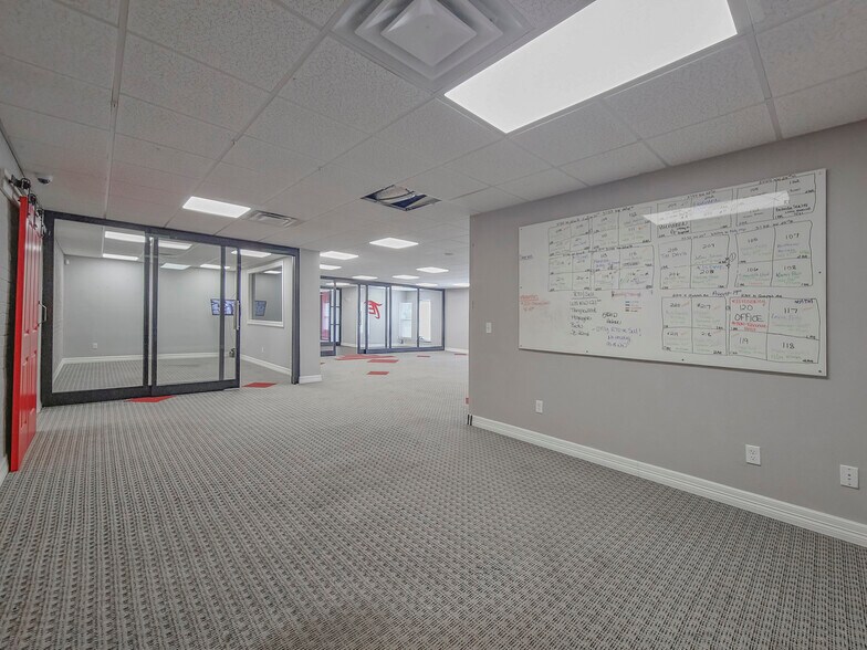More Photos Of 6001 Nw Expressway, Oklahoma City Office For Sale