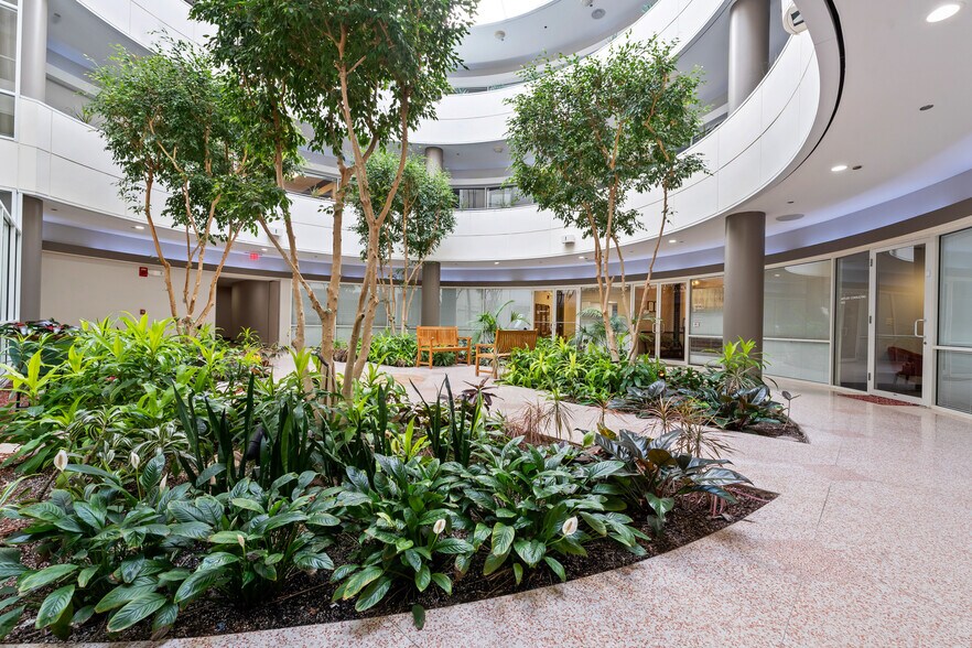 More Photos Of 1 TransAm Plaza Dr, Oakbrook Terrace Office For Sale