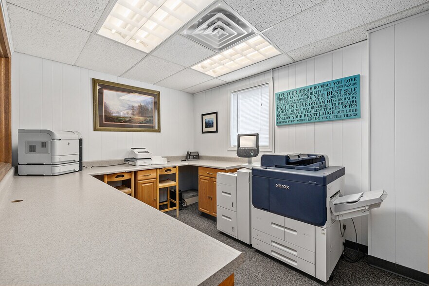 More Photos Of 813 E Lincolnway, Cheyenne Office For Sale