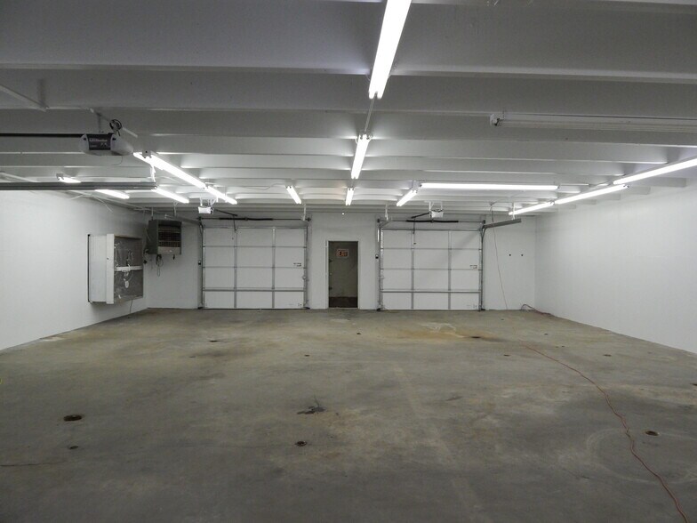 More Photos Of 7901 Prospect Ave, Kansas City Auto Repair For Sale