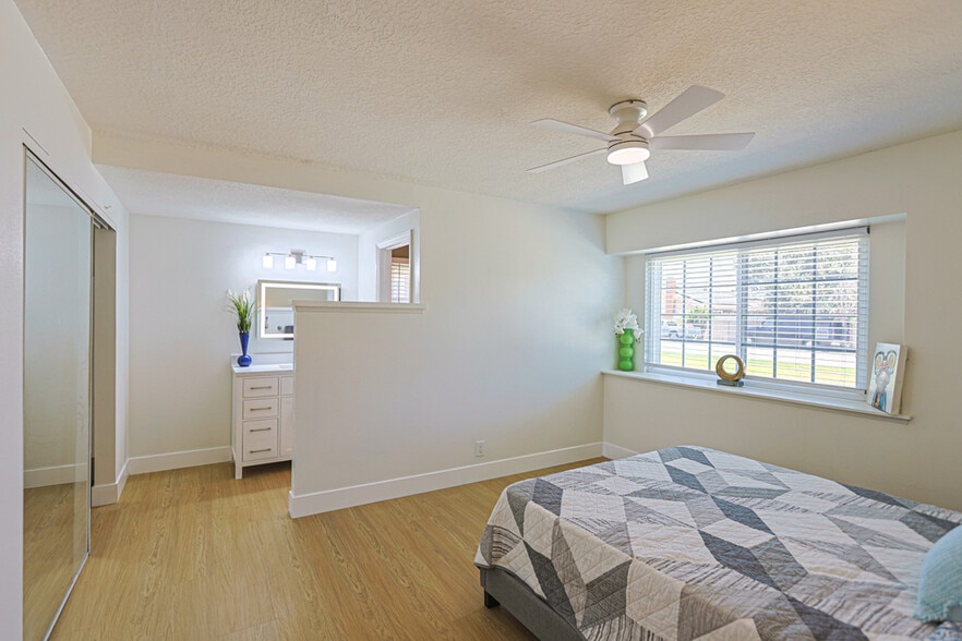 More Photos Of 17819 Bay St, Fountain Valley Specialty For Sale