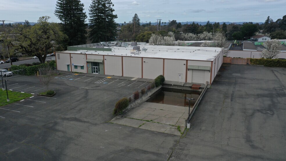 More Photos Of 2049 W Steele Ln, Santa Rosa Warehouse For Sale