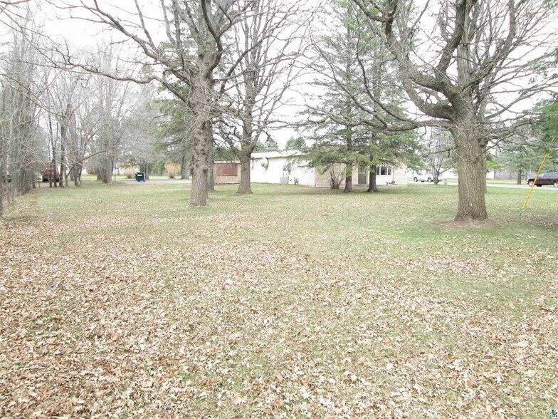 More Photos Of 111 Broadway St, Wrenshall Restaurant For Sale