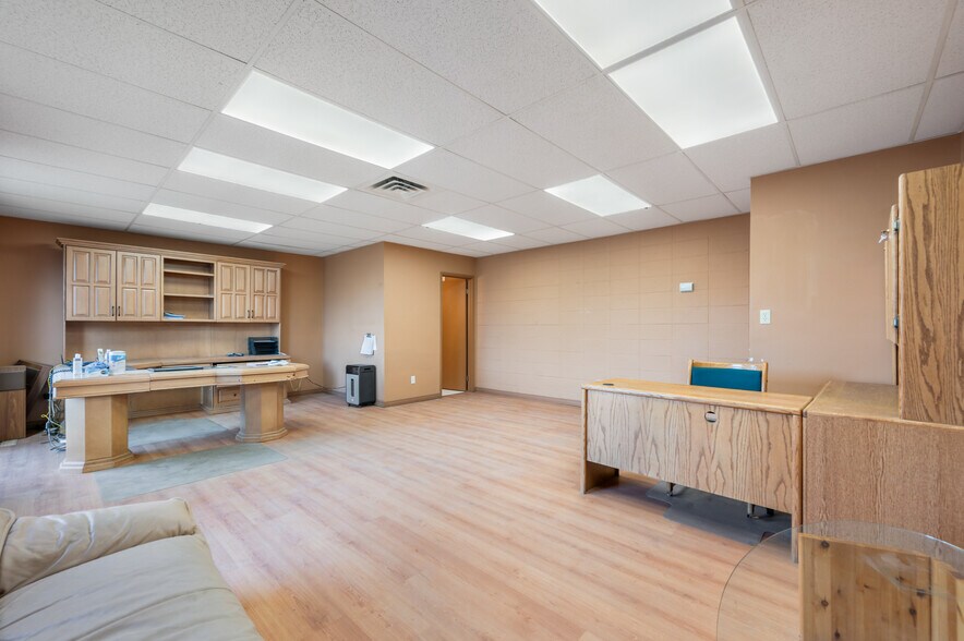 More Photos Of 4116 64 Av SE, Calgary Industrial For Sale