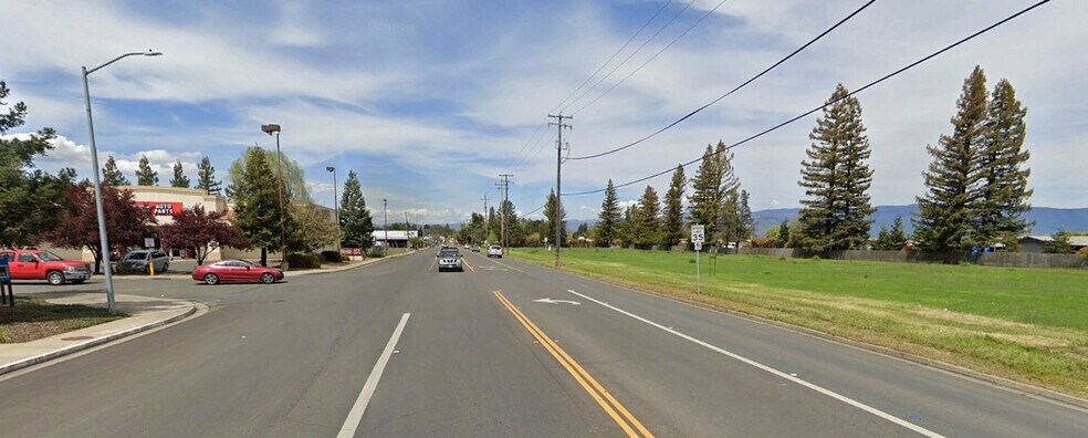 More Photos Of 1900 S Main St, Lakeport Storefront For Lease