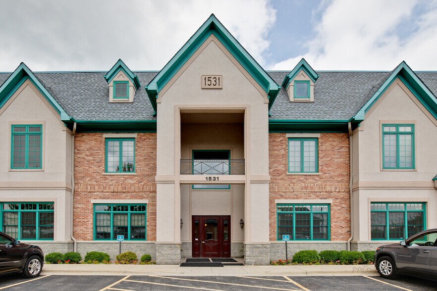 More Photos Of 1531 Grove Ave, Barrington Office For Sale