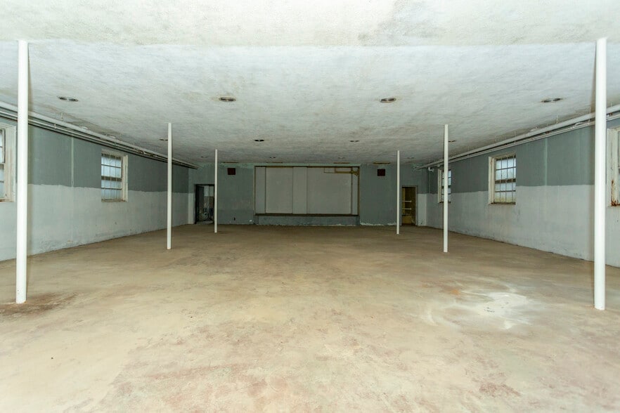 More Photos Of 2001 Avenue Z, Birmingham Religious Facility For Sale