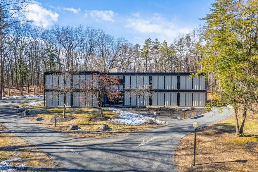 More Photos Of 315 Ushers Rd, Ballston Lake Office For Sale