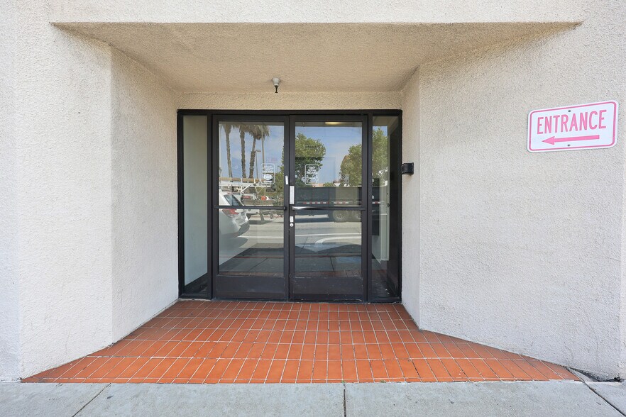 More Photos Of 300 S Garfield Ave, Monterey Park Office For Sale