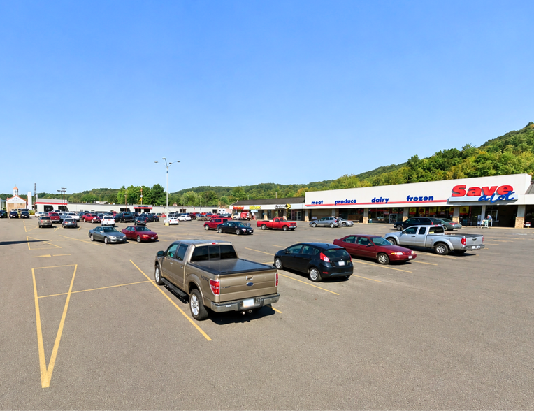 More Photos Of 906-920 E State St, Athens Storefront For Lease