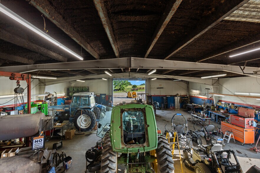 More Photos Of 60 US-54 Hwy, El Dorado Springs General Retail For Sale