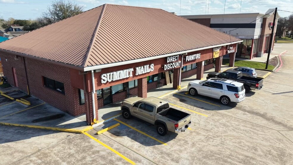 More Photos Of 1619 Texas Pky, Missouri City General Retail For Sale