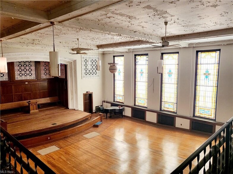 More Photos Of 400 Sixth St, Lorain Religious Facility For Sale